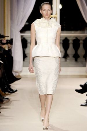 Black and white lusciousness - Giambattista Valli Spring 2012 Haute Couture.jpg